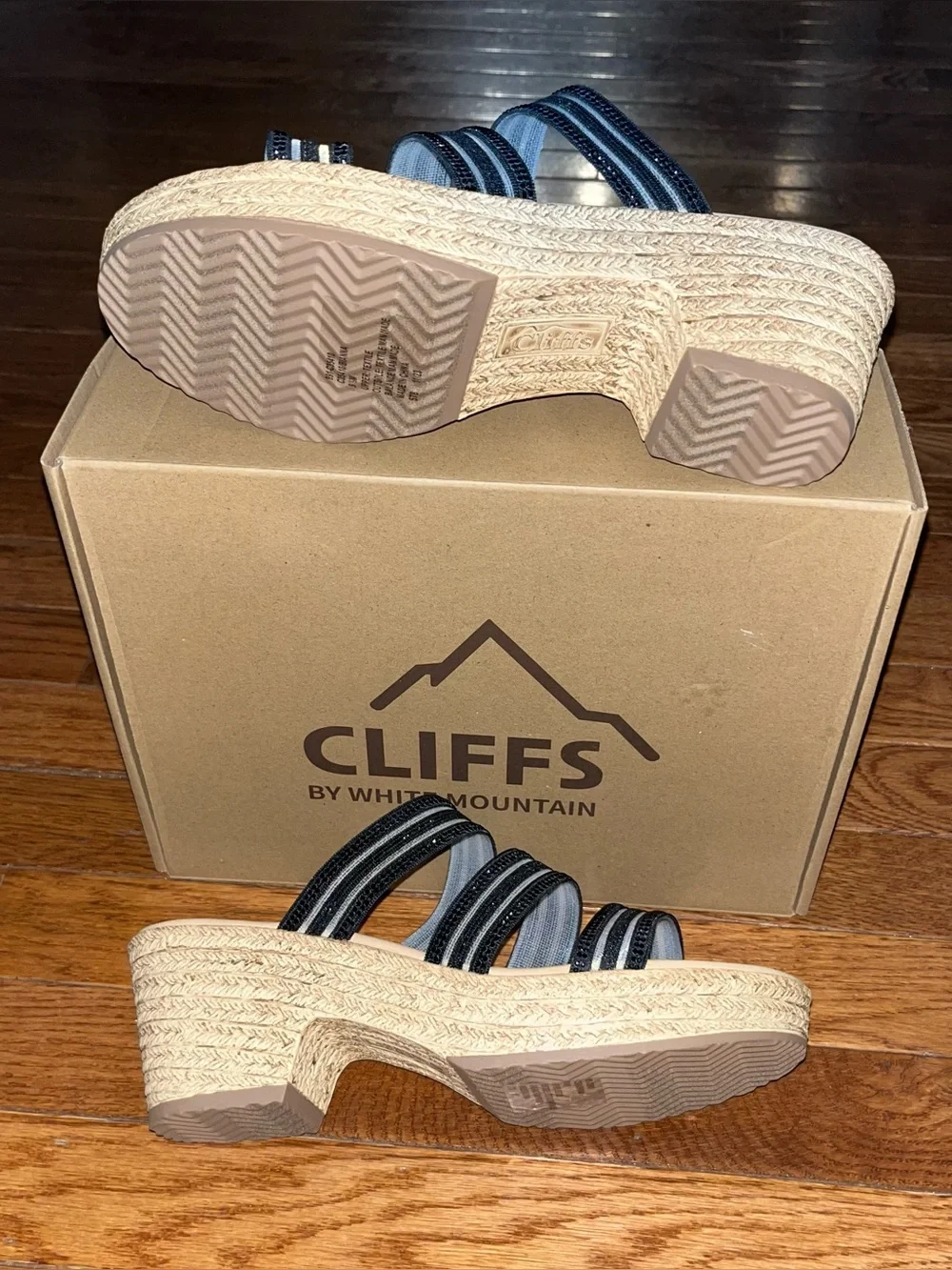 Cliffs by WHITE MOUNTAIN cliff by